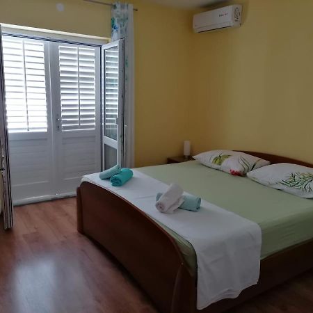 Guest House Lucija Makarska Buitenkant foto